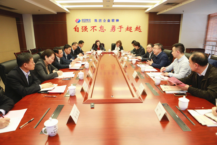 周家義陪同中國對外承包工程商會會長房秋晨一行考察調研水電十一局.jpg
